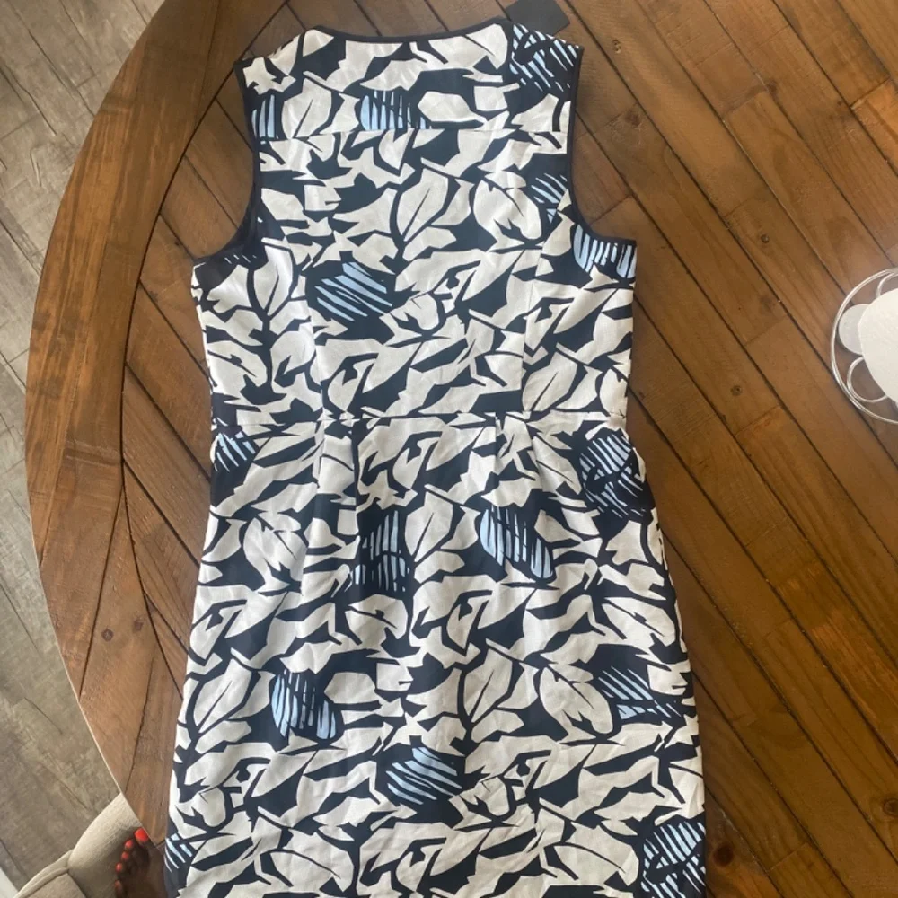 Dress - Picture 5 of 5